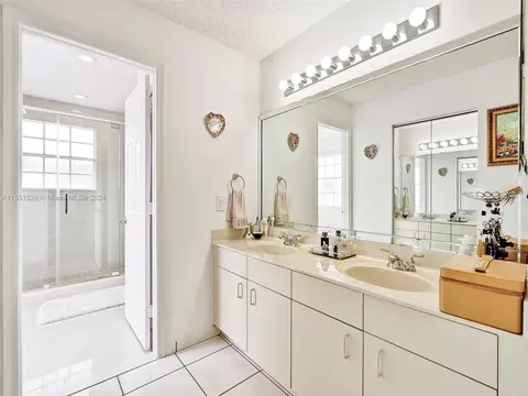 Bath - 19824 NW 86th Ct, Hialeah, FL 33015 photo 1 of 4