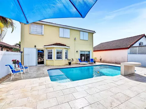 Exterior - 19824 NW 86th Ct, Hialeah, FL 33015 photo 5 of 12