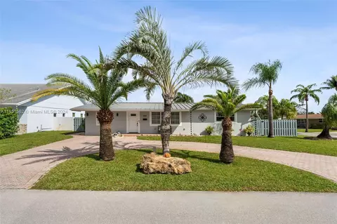 7801 NW 11th Ct, Pembroke Pines, FL 33024