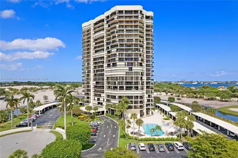 1900 Consulate Pl #1701, West Palm Beach, FL 33401