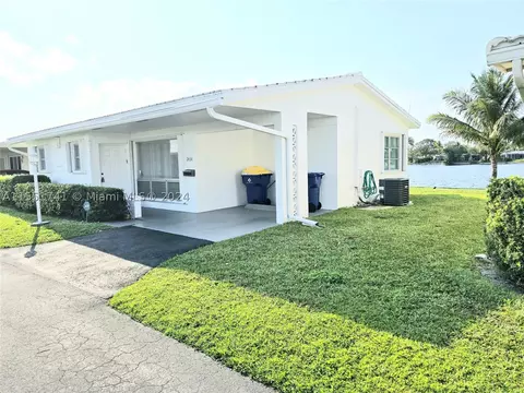 2434 Carlyle Ln, Hollywood, FL 33021