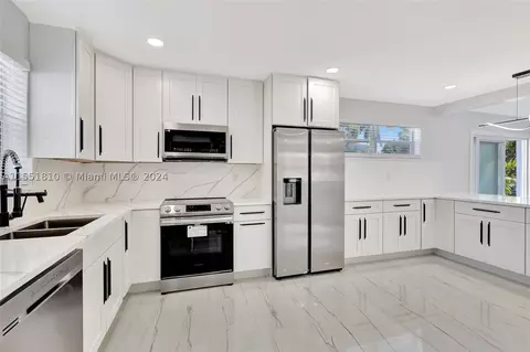 1549 39th St, West Palm Beach, FL 33407