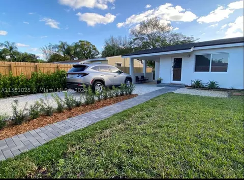 1724 NW 7th Ave, Fort Lauderdale, FL 33311