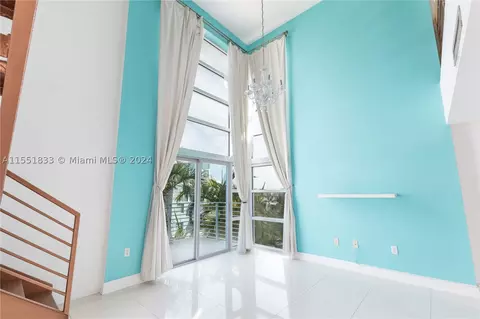 7744 Collins Ave #16, Miami Beach, FL 33141