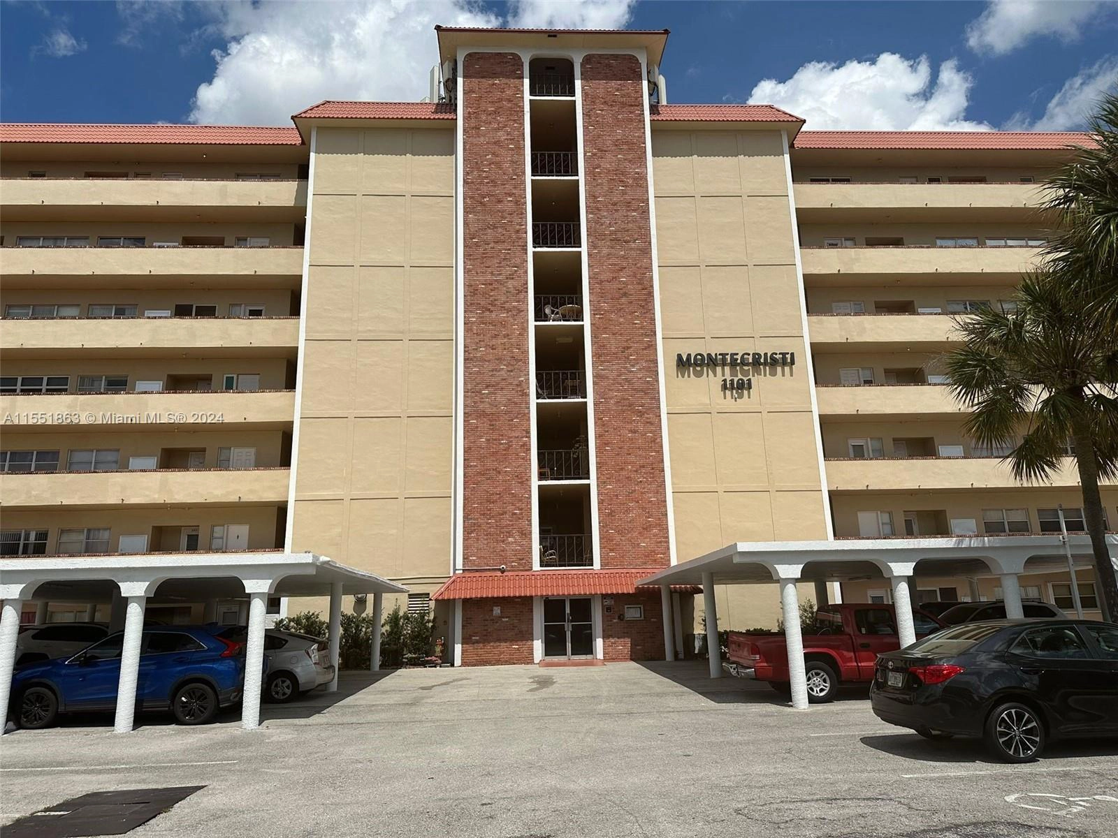 1101 Crystal Lake Dr Unit 608  