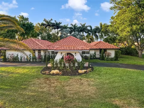 15121 Whetstone Way, Southwest Ranches, FL 33331