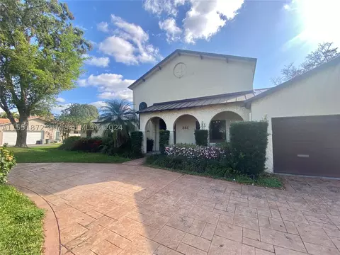 351 W Tropical Way, Plantation, FL 33317