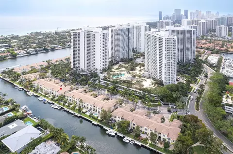 3733 NE 214th St #31, Aventura, FL 33180