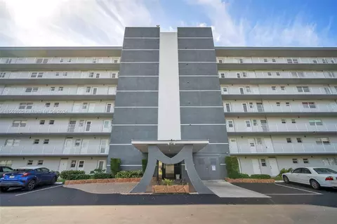 619 NE 14th Ave #401, Hallandale Beach, FL 33009