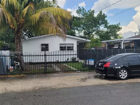 2129 NW 49th St, Miami, FL 33142