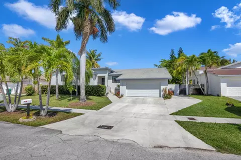 7915 SW 201st Ter, Cutler Bay, FL 33189