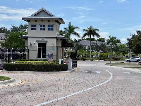 2008 Freeport Ln #2008, Riviera Beach, FL 33404
