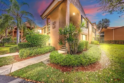 11230 Green Lake Dr #204, Boynton Beach, FL 33437