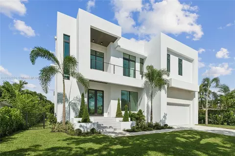 12490 Keystone Island Dr, North Miami, FL 33181