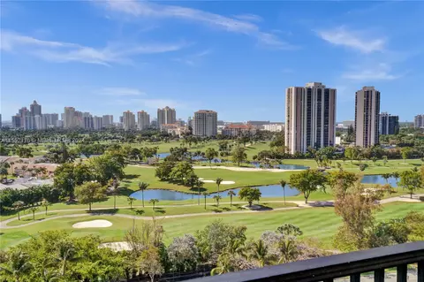 3375 N Country Club Dr #1407, Aventura, FL 33180