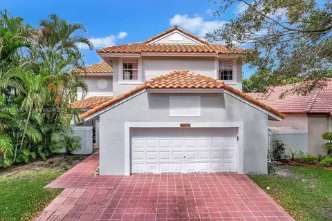 10525 NW 43rd Ter, Doral, FL 33178