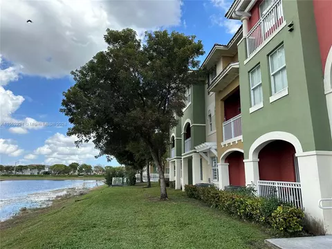 11001 NW 83rd St #203, Doral, FL 33178