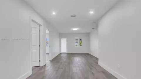 Entry Way - 790 SE 3rd Pl, Hialeah, FL 33010 photo 3 of 3