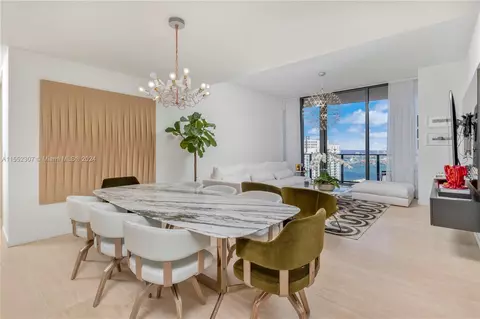 1000 Brickell Plz #PH5703, Miami, FL 33131
