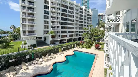 1430 Brickell Bay Dr #305, Miami, FL 33131