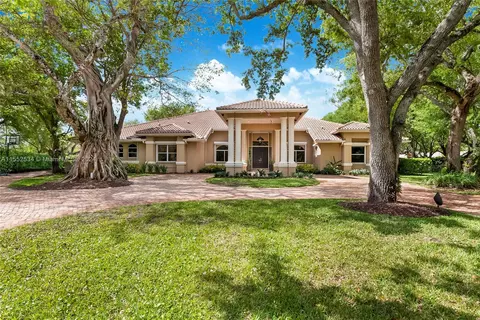 10090 SW 89th Ct, Miami, FL 33176