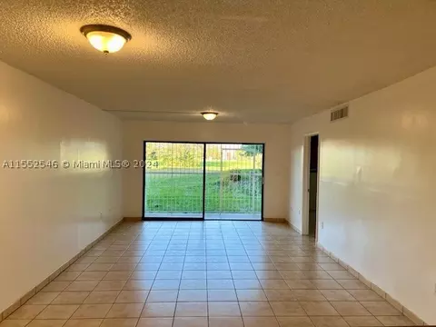 8881 Fontainebleau Blvd #104A, Miami, FL 33172