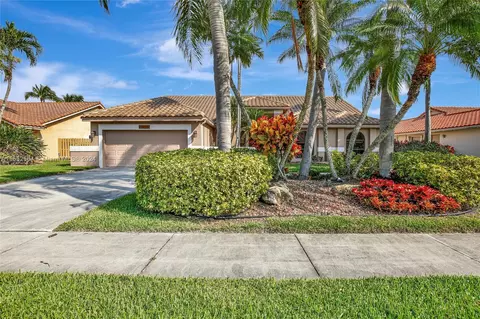 10121 NW 10th St, Plantation, FL 33322