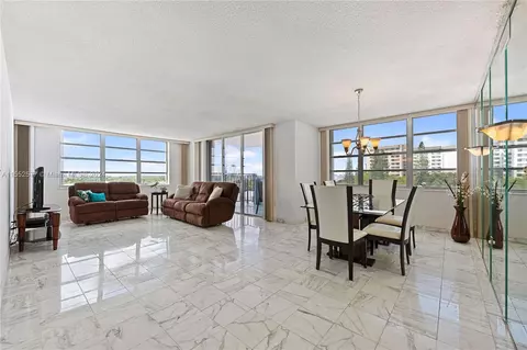 2750 NE 183 St #705, Aventura, FL 33160