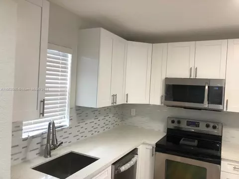 9273 SW 8th St #310, Boca Raton, FL 33428