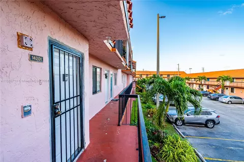 2162 W 60th St #14201, Hialeah, FL 33016
