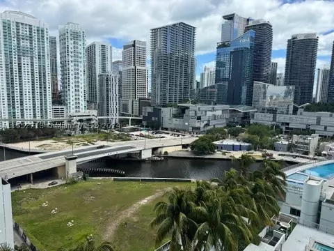 90 SW 3rd St #1702, Miami, FL 33130