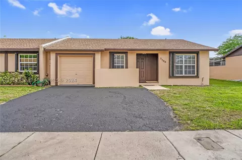 9500 W Heather Ln, Miramar, FL 33025