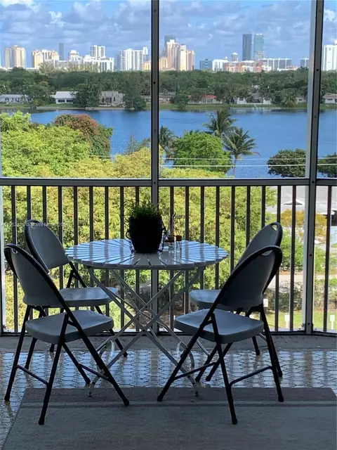 1780 NE 191st St #804-2, Miami, FL 33179