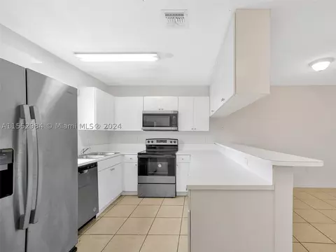 2314 Johnson St #17C, Hollywood, FL 33020