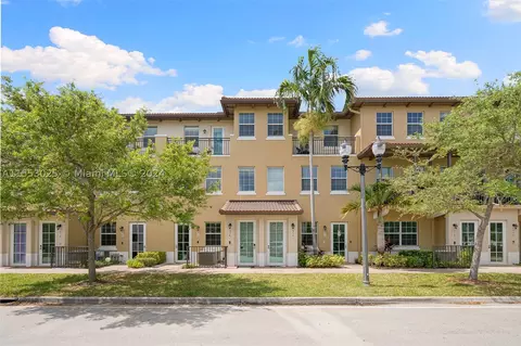 956 SW 147th Ave #2608, Pembroke Pines, FL 33027