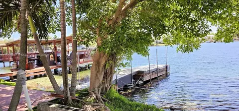 View/Area - 1676 W 72nd St, Hialeah, FL 33014 photo 4 of 4