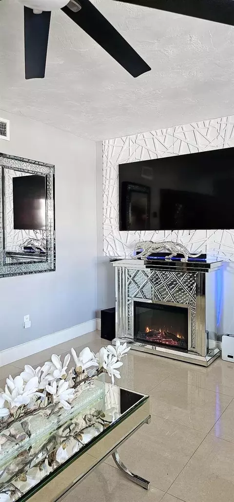 Living - 1676 W 72nd St, Hialeah, FL 33014 photo 3 of 16