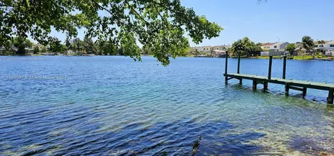 View/Area - 1676 W 72nd St, Hialeah, FL 33014 photo 2 of 4