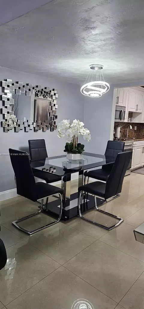 Dining - 1676 W 72nd St, Hialeah, FL 33014 photo 5 of 8
