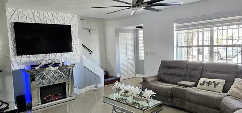 Living - 1676 W 72nd St, Hialeah, FL 33014 photo 4 of 16