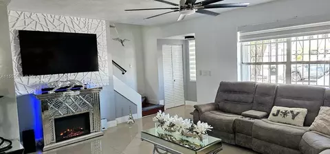 Living - 1676 W 72nd St, Hialeah, FL 33014 photo 13 of 16