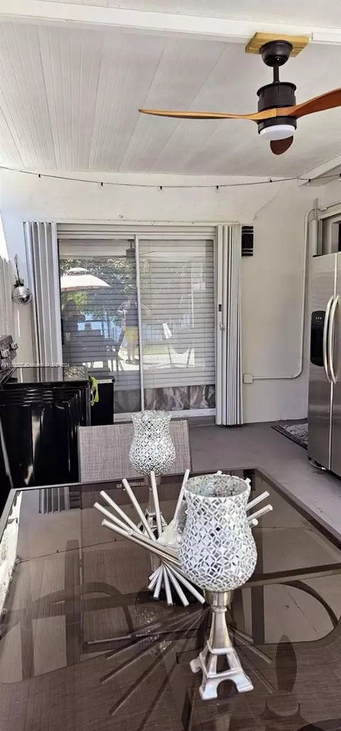 Living - 1676 W 72nd St, Hialeah, FL 33014 photo 16 of 16