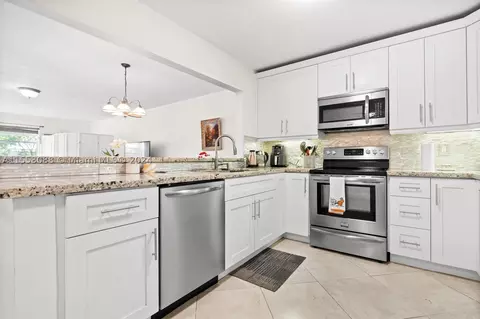 22605 SW 66th Ave #204, Boca Raton, FL 33428