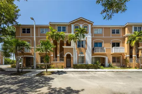 17640 NW 73rd Ave #201-19, Hialeah, FL 33015