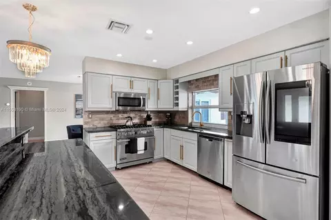 5321 Lincoln St, Hollywood, FL 33021
