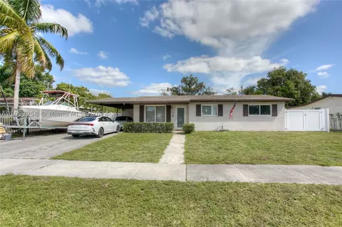 1371 W 78th St, Hialeah, FL 33014