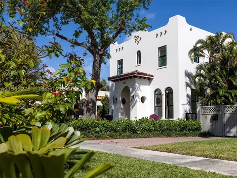 611 Sunset Rd, West Palm Beach, FL 33401