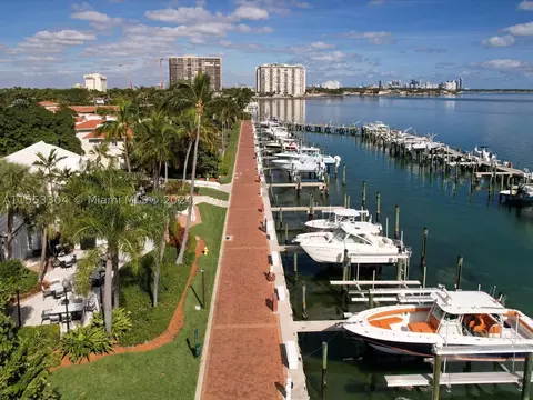 1000 Quayside Ter #1401, Miami, FL 33138