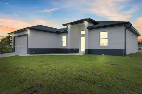 1805 1805 Xelda Ave, Lehigh Acres, FL 33971