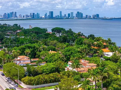 5185 N Bay Rd, Miami Beach, FL 33140